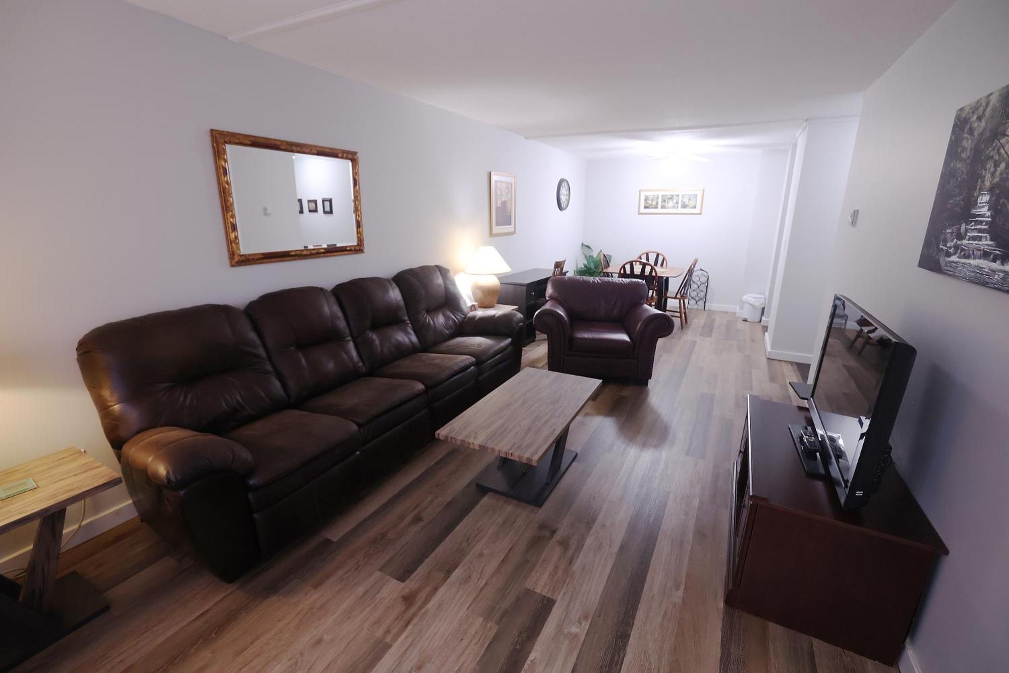 Ferienwohnung Paris Plaza Elliot Lake Exterior foto